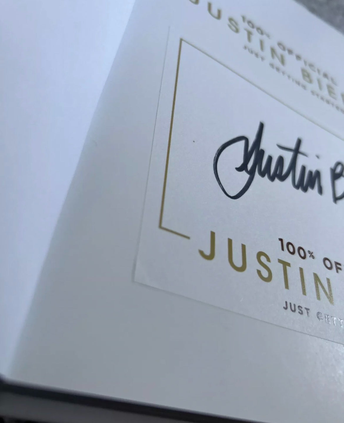 Justin Bieber - Just Getting Started Signed Book 賈斯汀·比伯《Just Getting Started》親筆簽名自傳