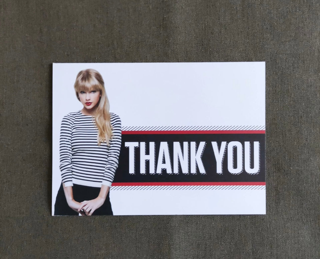 Taylor Swift – Red ACM Promotional Set