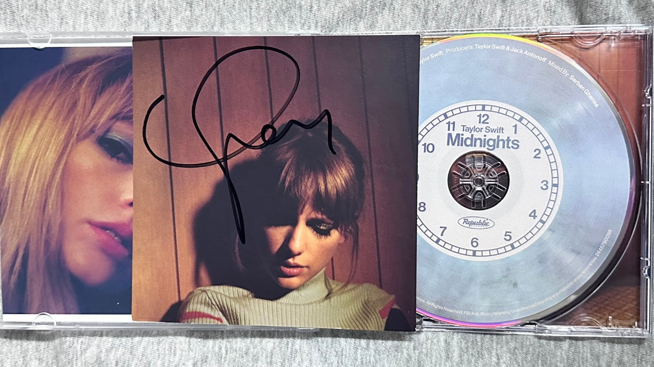 Taylor Swift – Midnights (Moonstone Blue Edition, Signed CD)