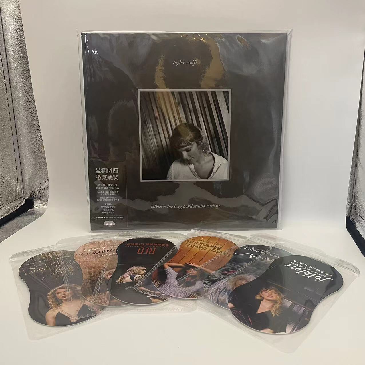 Taylor Swift Vinyl Record Mitts Collection (Set of 6) 泰勒斯威夫特黑膠唱片手套系列（6件套裝）