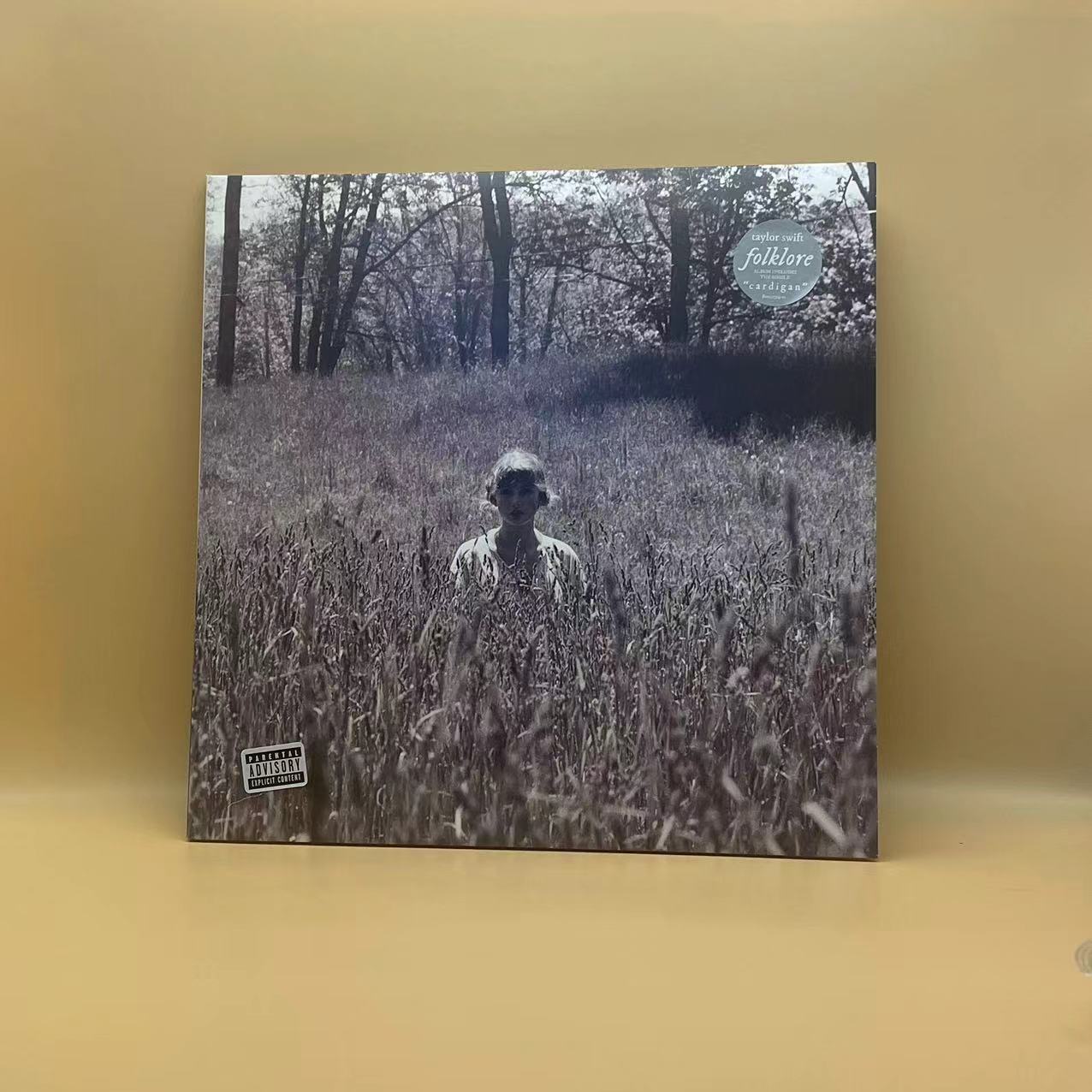 [SNAPSHOT] Taylor Swift - folklore U.S. Version Deluxe Edition, Limited Edition Blue "In The Weeds" Vinyl, Unsealed, Near Mint Condition with 6 Free Record Mitts