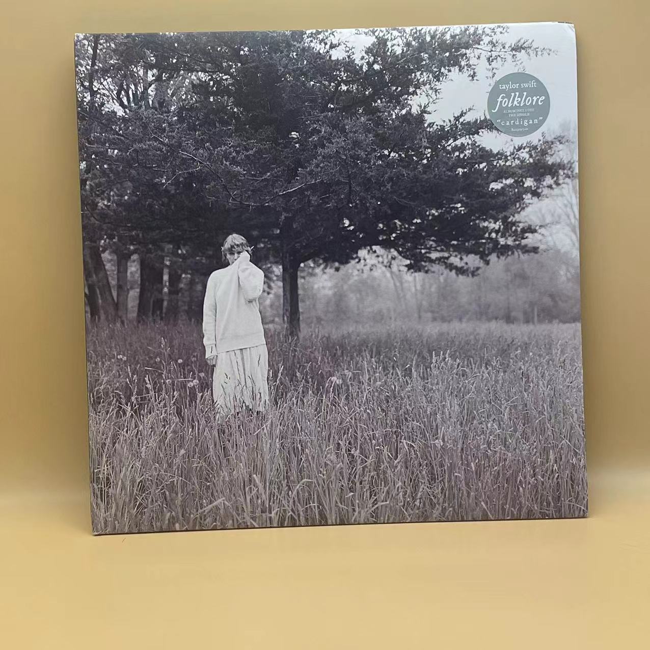 [IN HAND] Taylor Swift - folklore U.S. Version Deluxe Edition, Limited Edition Azure "Hide and Seek" Vinyl, Unsealed, Near Mint Condition with 6 Free Record Mitts