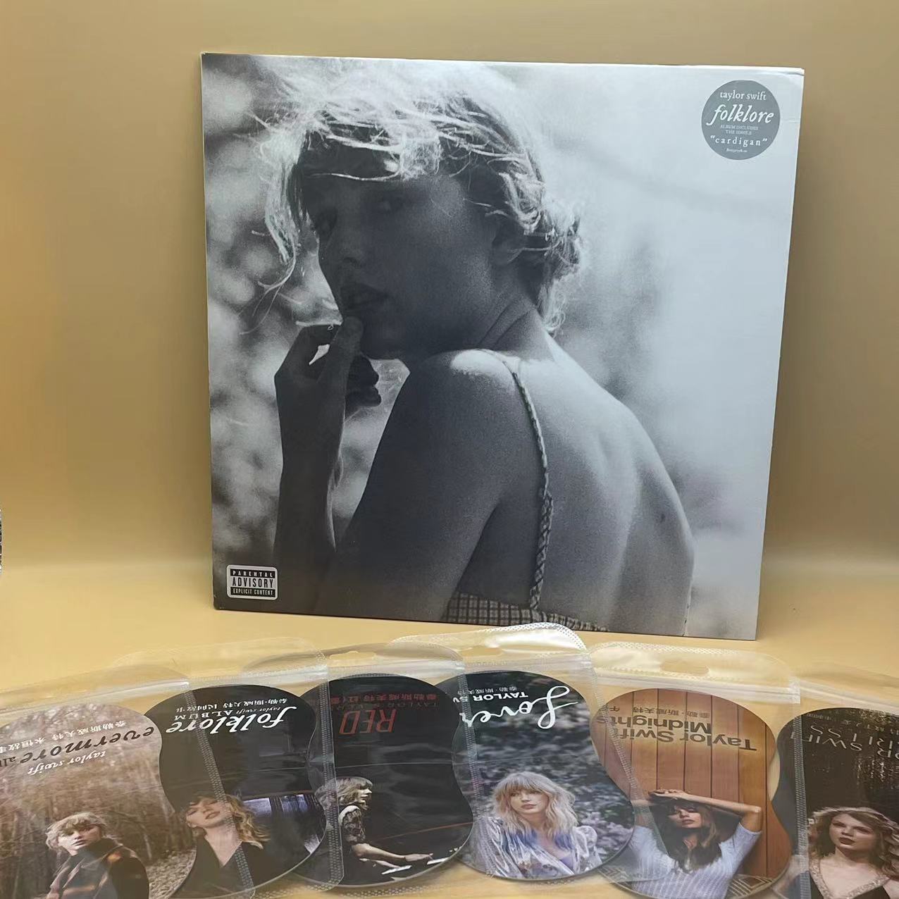 [SNAPSHOT] Taylor Swift - folklore European Version Deluxe Edition, Limited Edition Grey "Meet Me Behind The Mall" Vinyl, Unsealed, Near Mint Condition with 6 Free Record Mitts