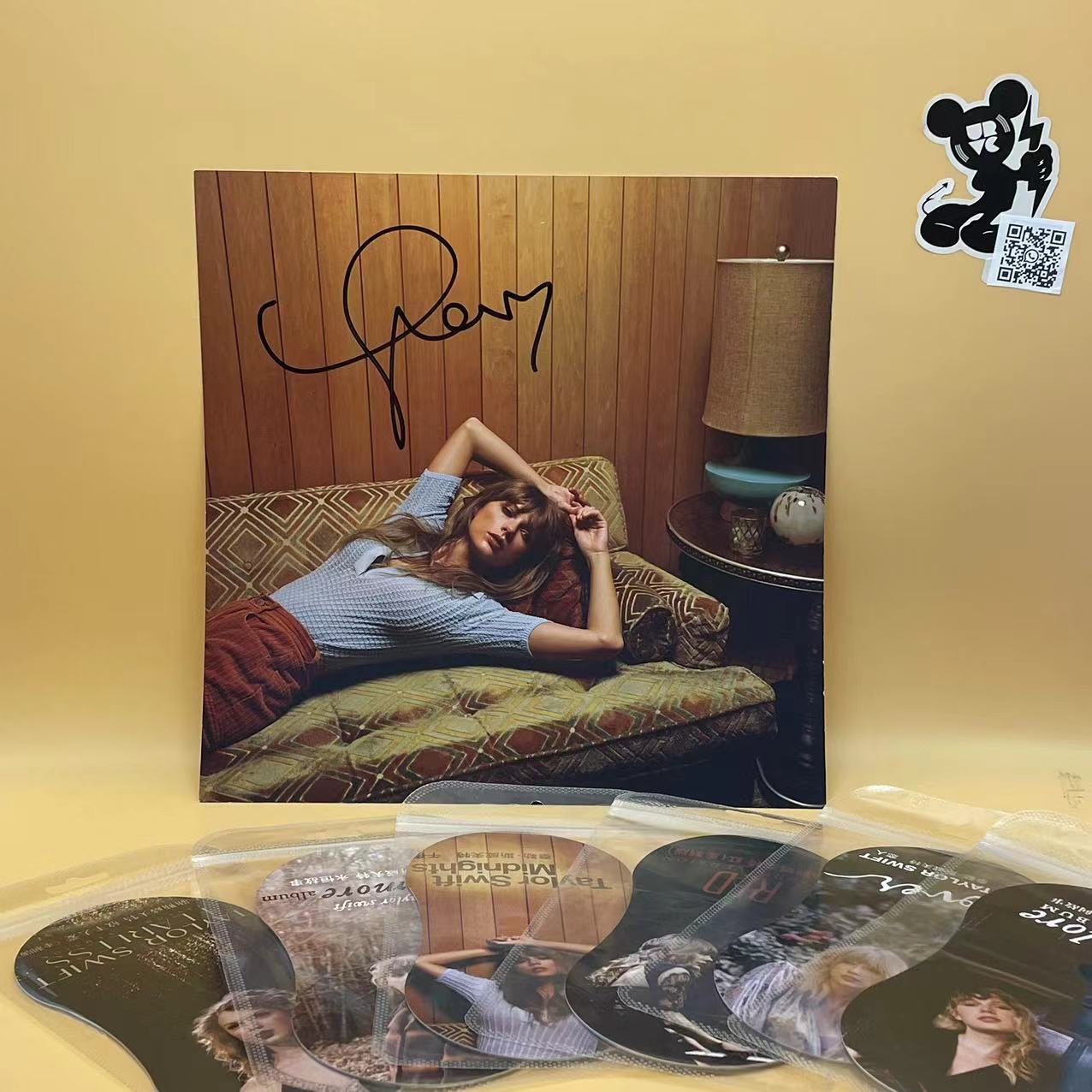 [THIS ONE] Taylor Swift – Midnights (Blue Moon Signed Vinyl)