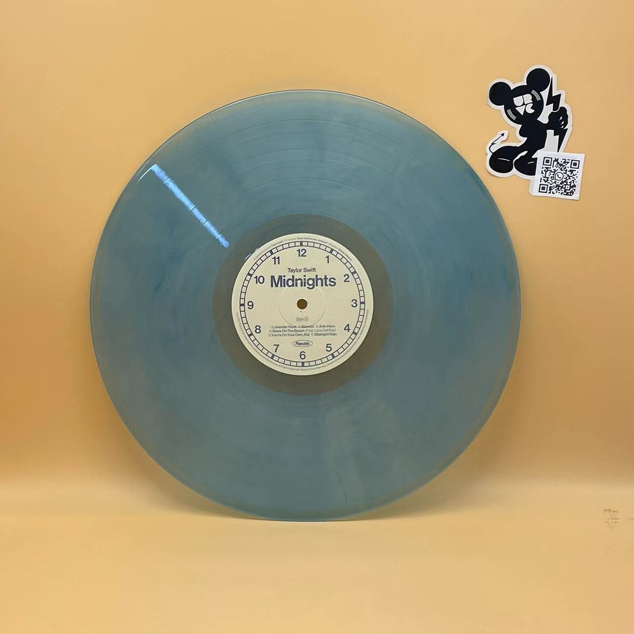 [SEE IT, GET IT] Taylor Swift – Midnights (Blue Moon Signed Vinyl) at www.URVC.SHOP.