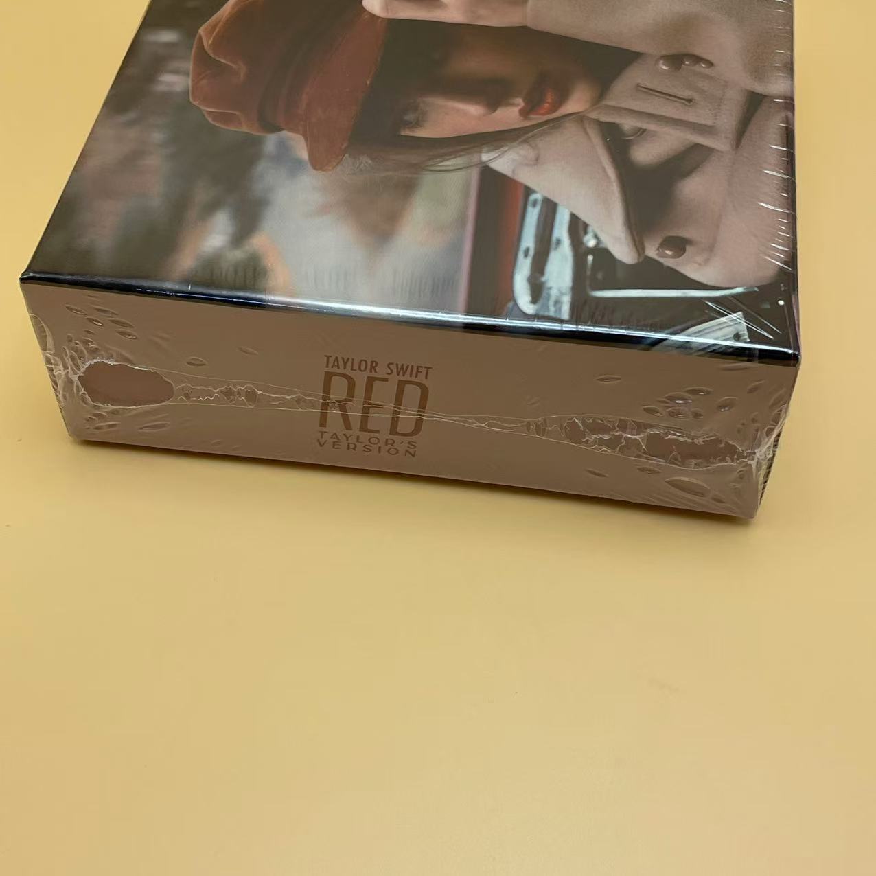 Taylor Swift - Red Puzzle Limited Edition