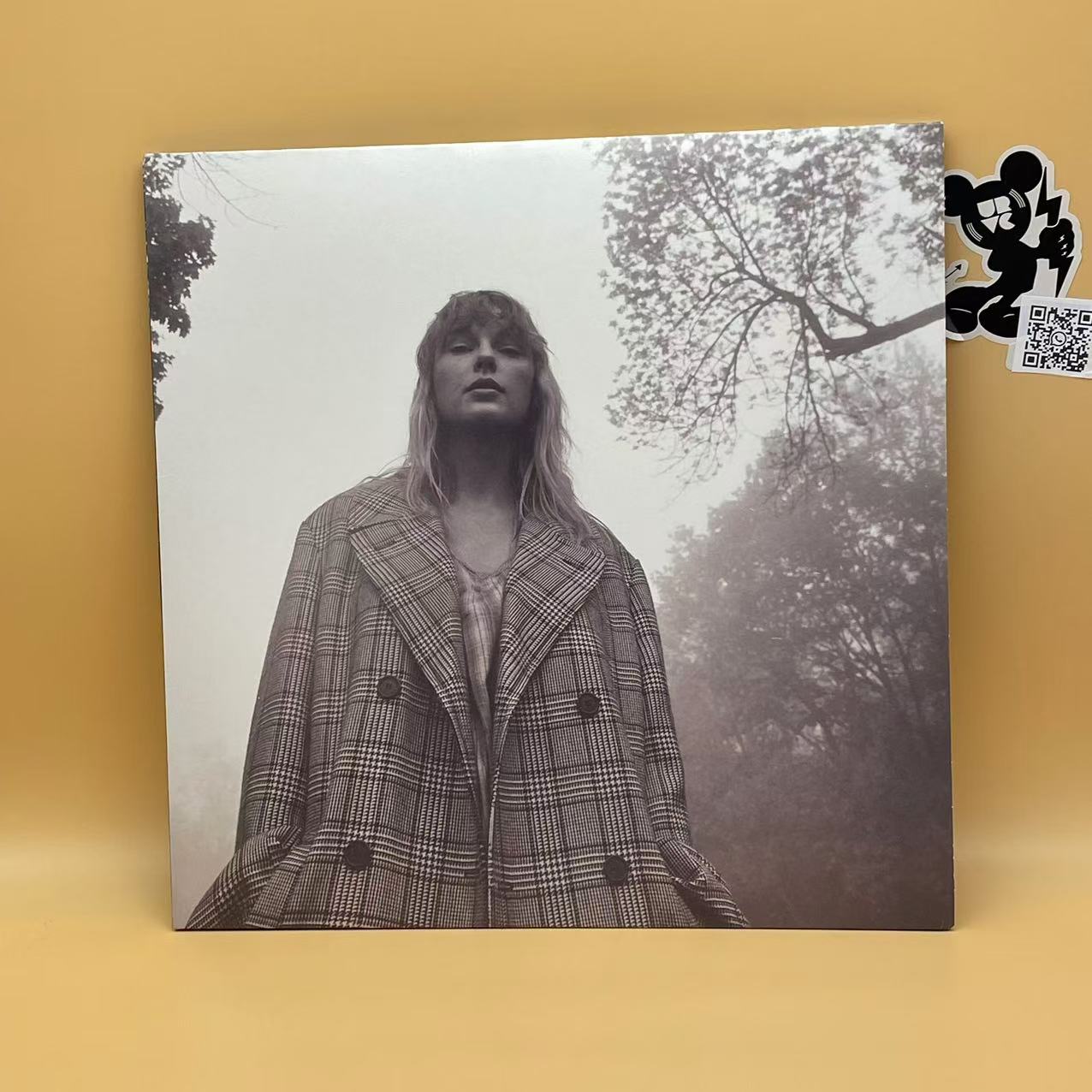 Taylor Swift - Folklore (2xLP, Album, Dlx, Ltd, Pin) (Near Mint (NM or M-))