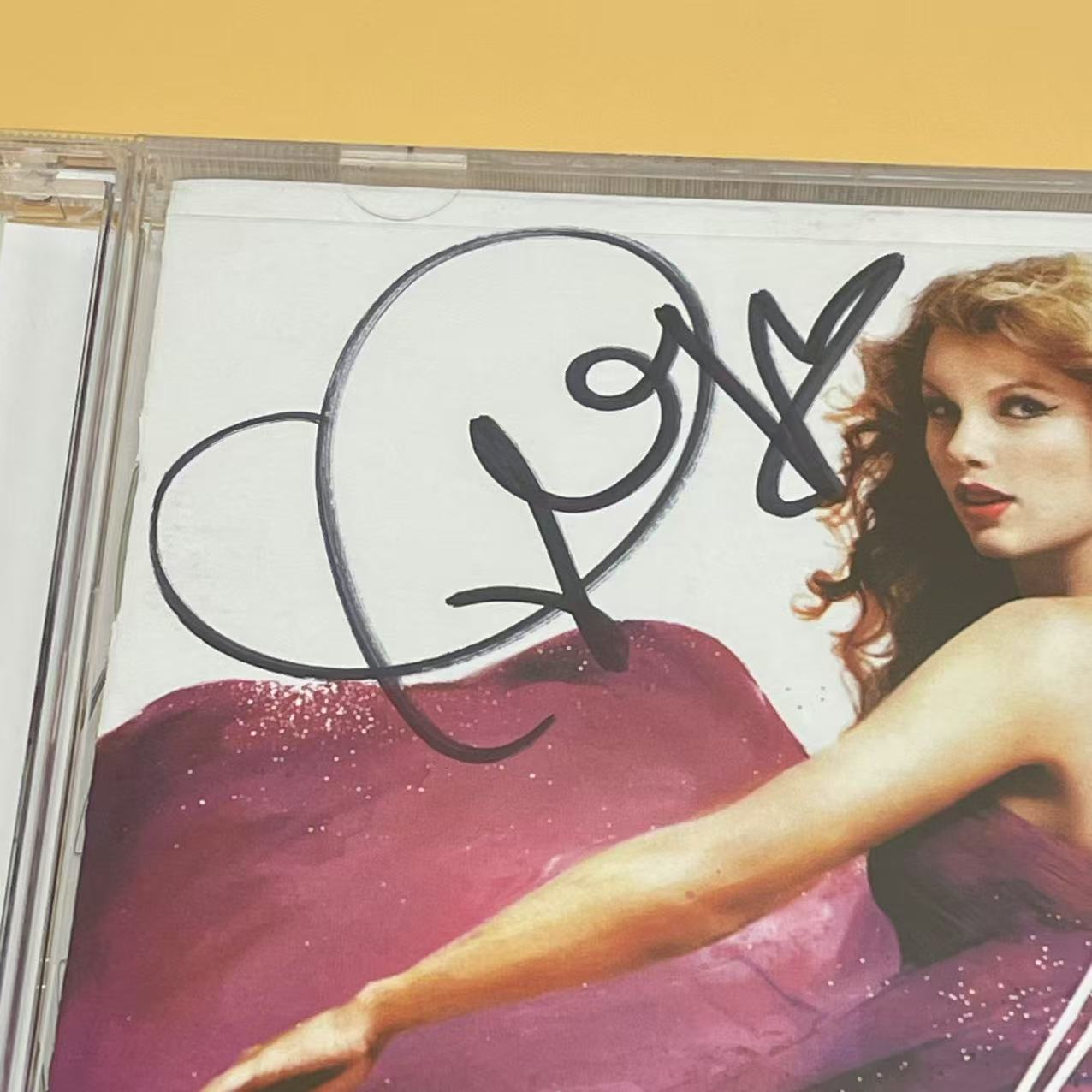 Taylor Swift - Speak Now Signed Album with Unique Heart-Shaped Signature