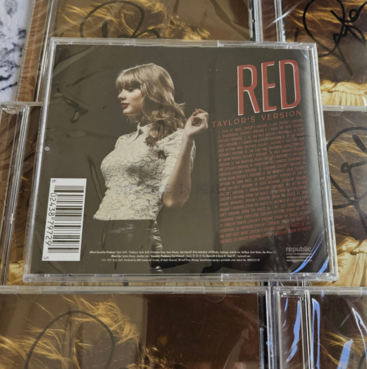 Taylor Swift Signed Red Album CD – Brand New, Sealed