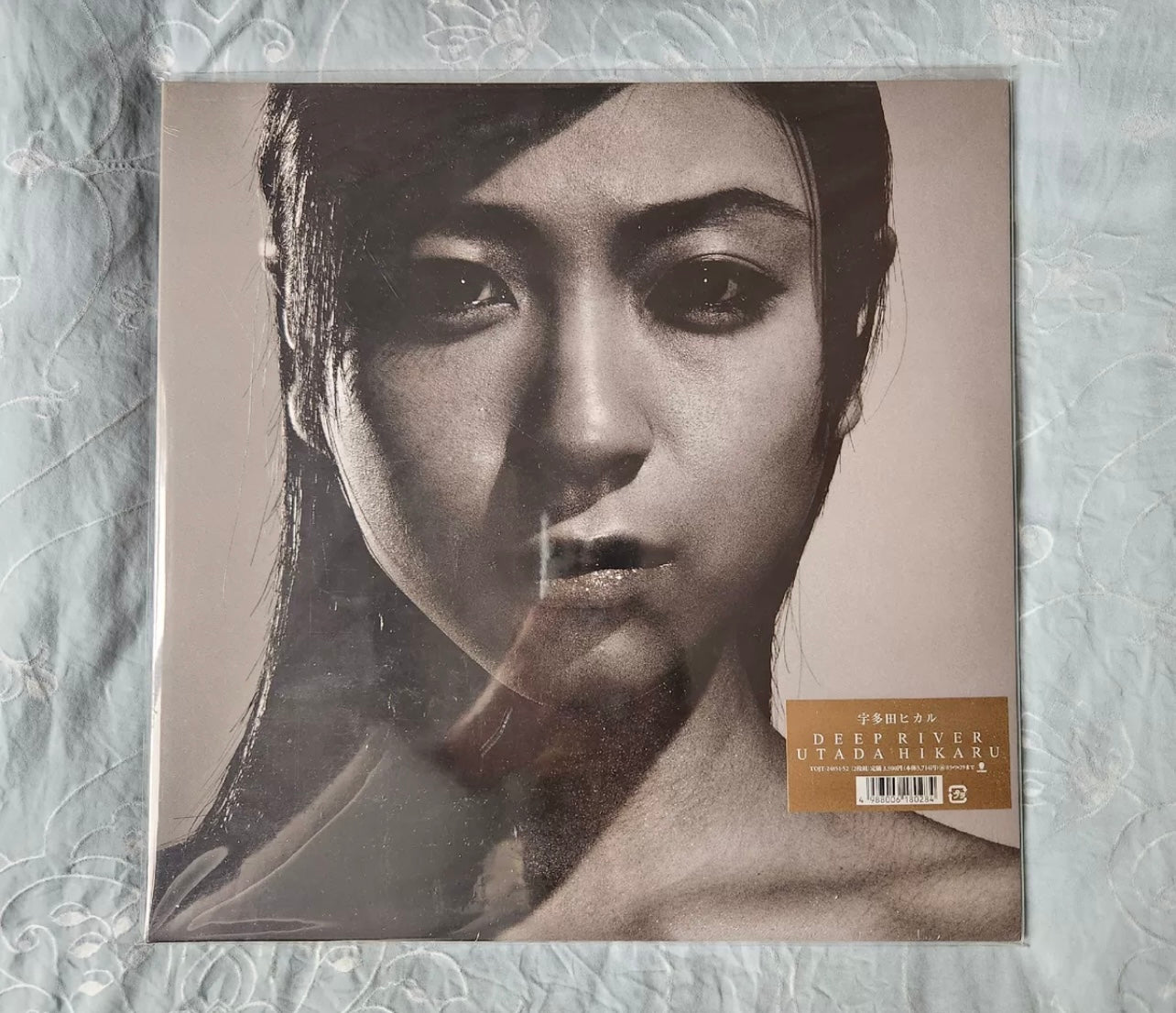 Utada Hikaru – Deep River (2003 First Press) Black Vinyl 2LP 宇多田光 –《Deep River》（2003年首版）黑胶唱片 2LP