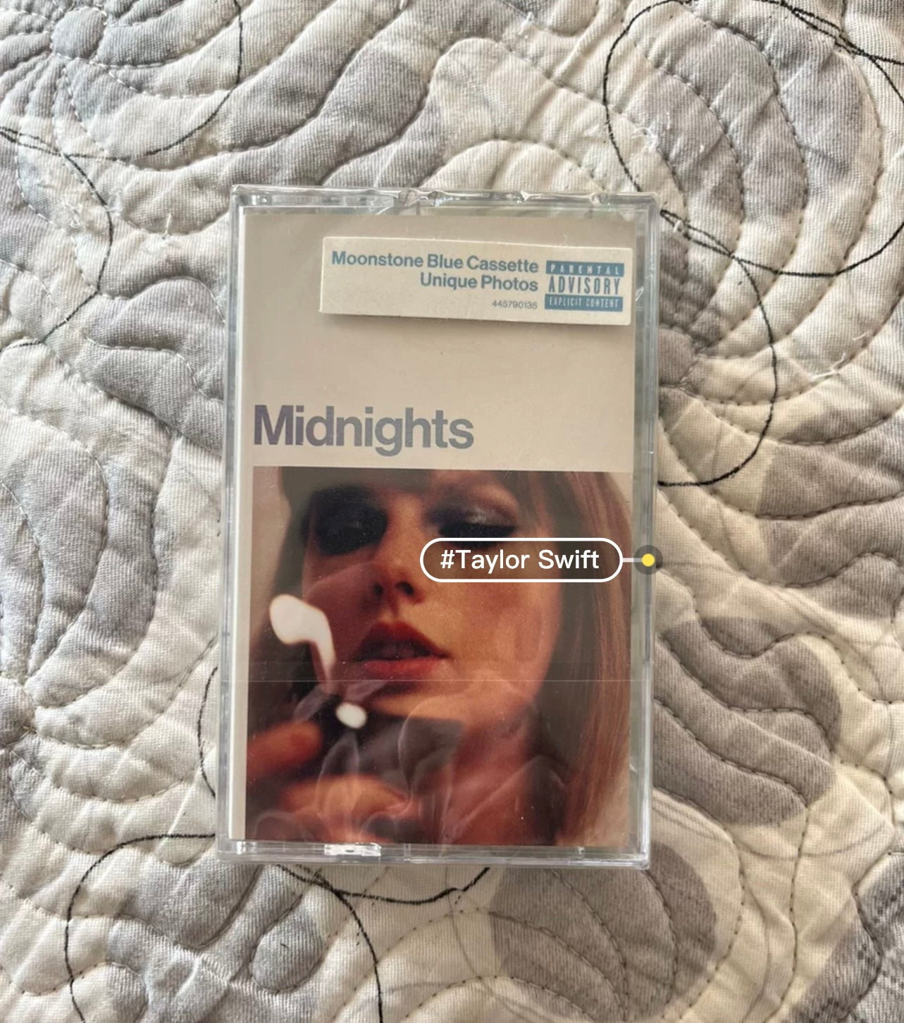 Taylor Swift - Midnights (Moonstone Blue Cassette) 泰勒·斯威夫特 - 午夜藍月石磁帶