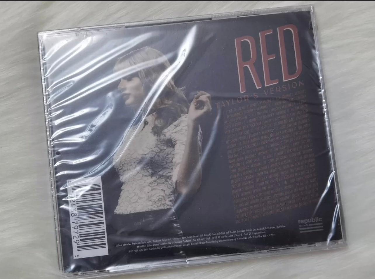 Taylor Swift – Red (Taylor’s Version) CD – Special Autographed Edition