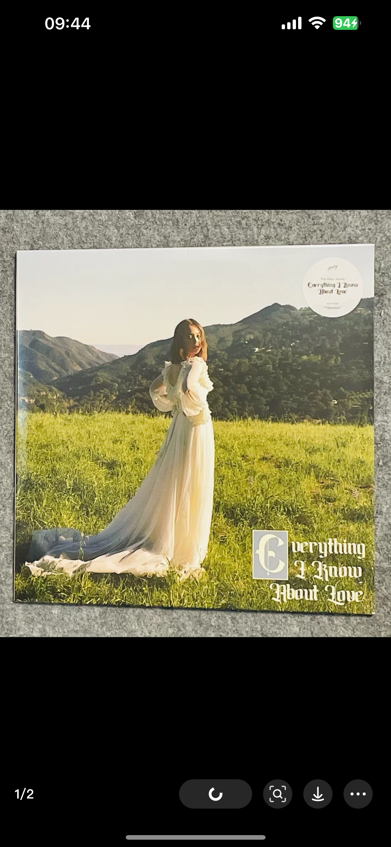 [JUST AS SHOWN] 林冰 Laufey Everything I Know About Love 黑膠唱片 LP 全新 – Laufey Everything I Know About Love Black Vinyl LP (Brand New)