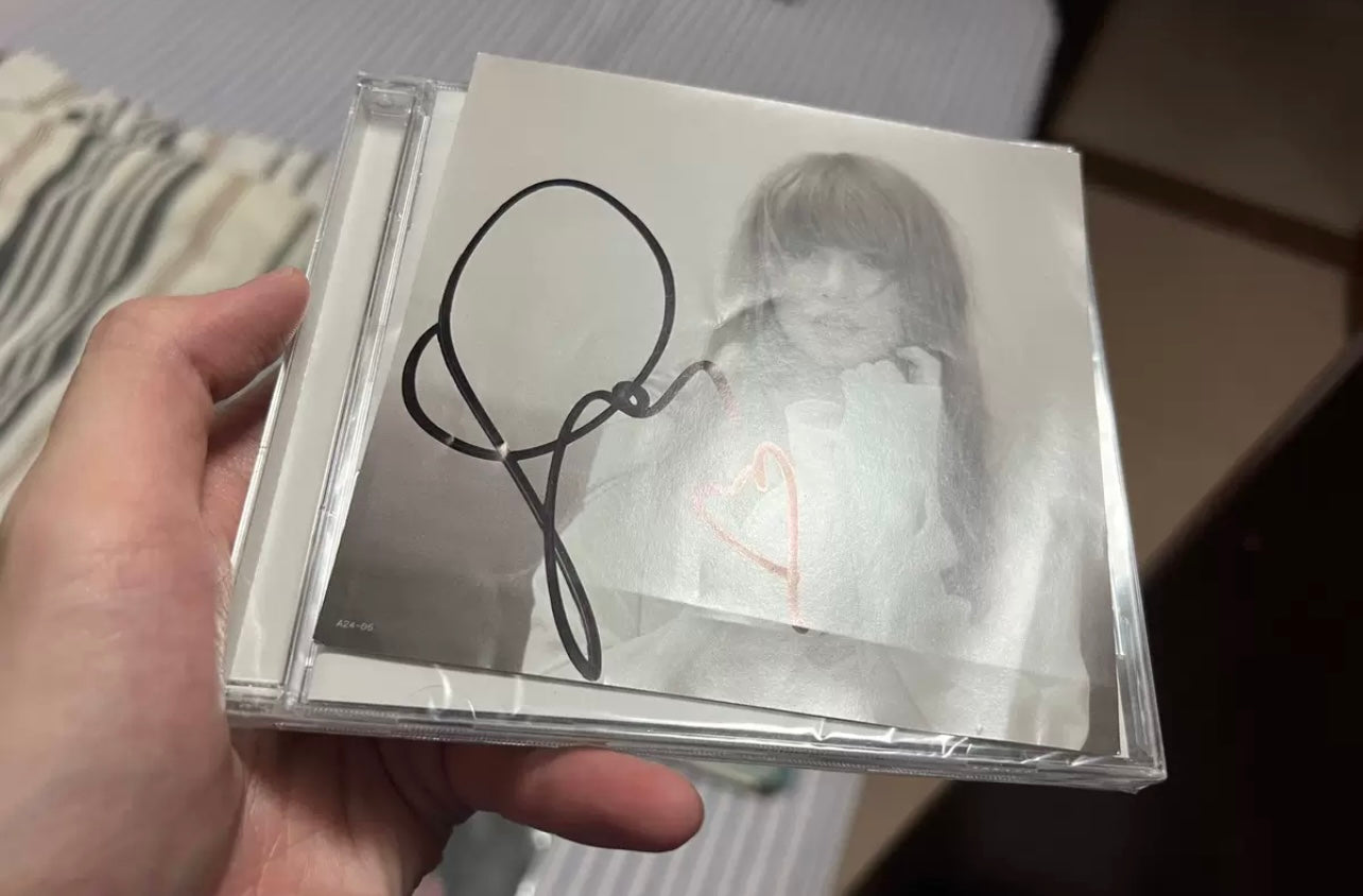 Taylor_Swift_TTPD_Signed_CD_Special_Edition