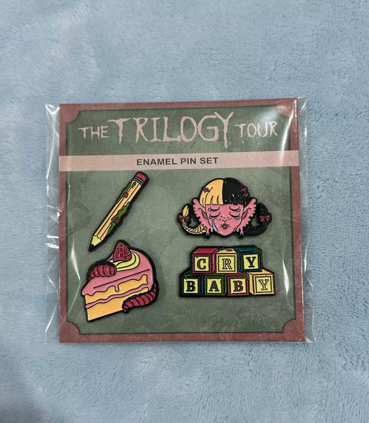 Title: Melanie Martinez TRILOGY ENAMEL PIN SET Melanie Trilogy Tour Pin Set 梅蘭妮 徽章套裝