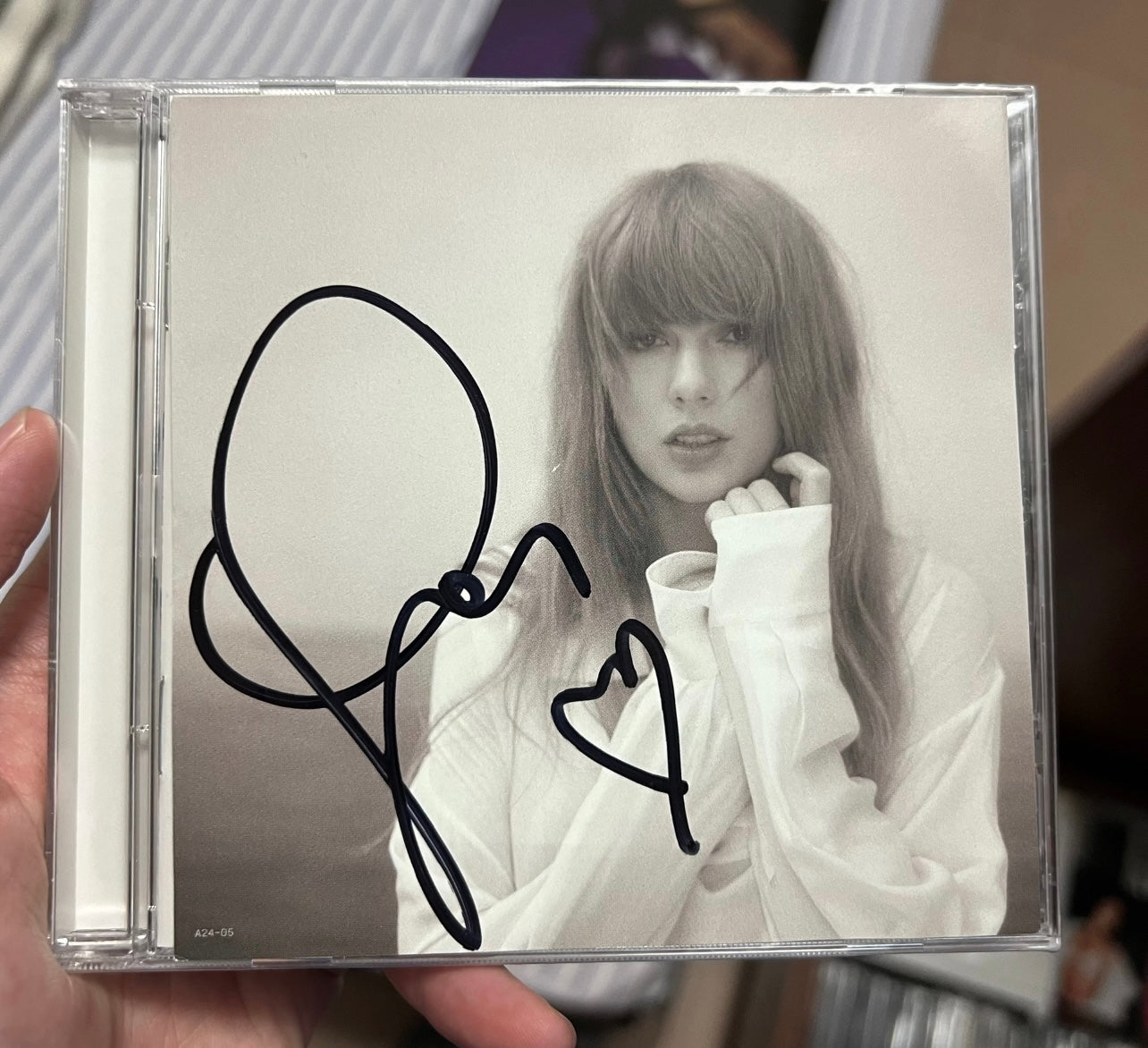 Taylor_Swift_TTPD_Signed_CD_Special_Edition