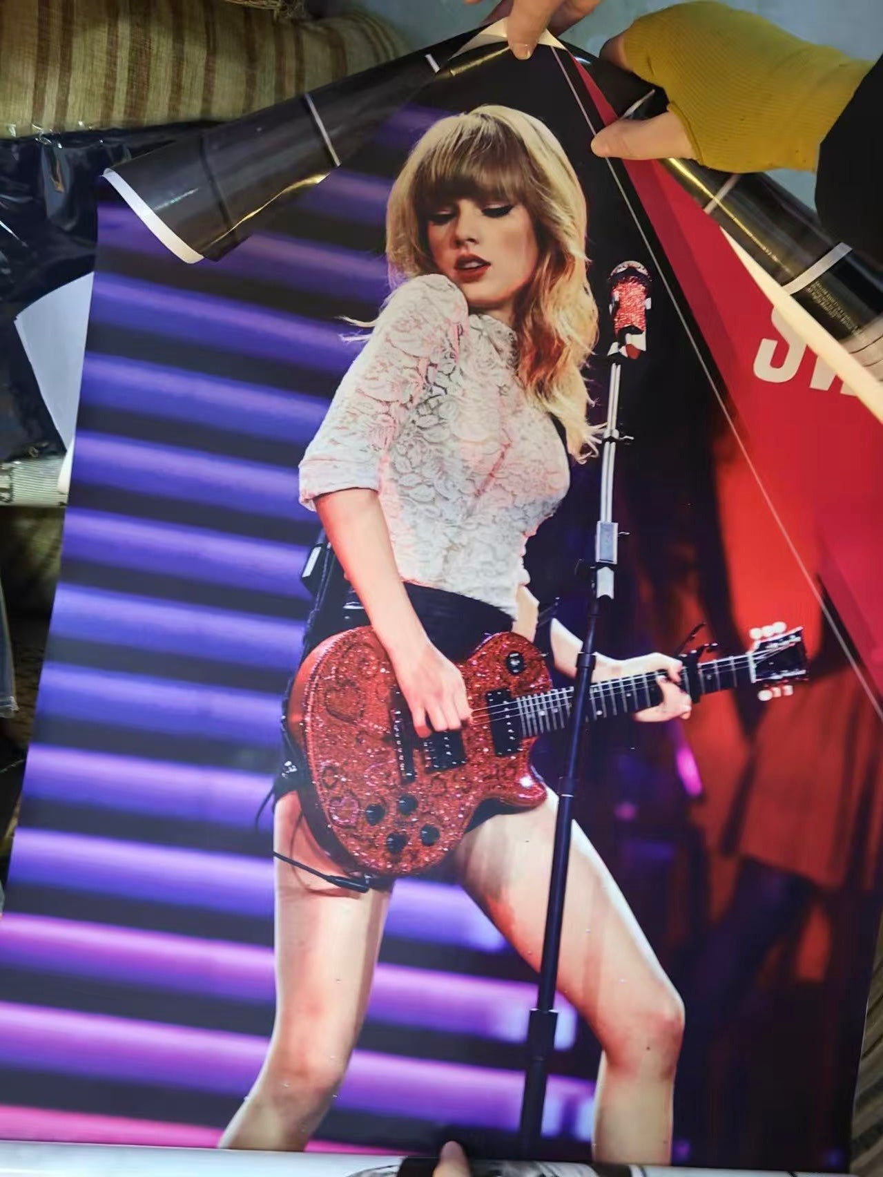 Taylor Swift - Live Performance Poster (Guitar)