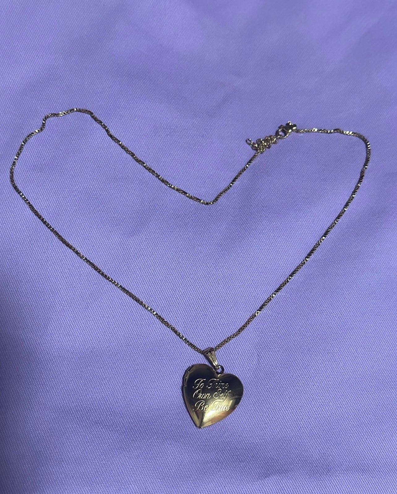 To Thine Own Self Be True Gold Necklace, Gold Heart Shaped Photo Locket Pendant 心形金項鏈，心形可放照片項鏈