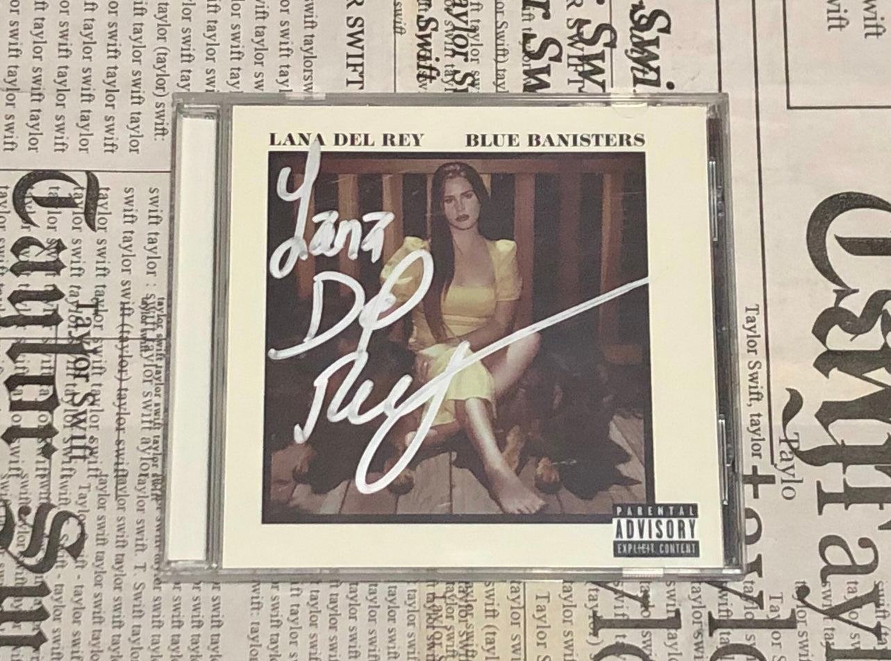 [JUST AS SHOWN]  Lana Del Rey – Blue Banisters (Signed CD) – 簽名版 藍扶手CD