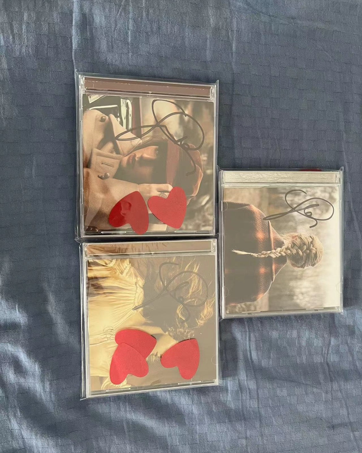 Taylor Swift Fearless, Evermore, and Red Special Edition Autographed CDs 泰勒絲《無懼的愛》《永恆》和《紅》特殊版簽名CD