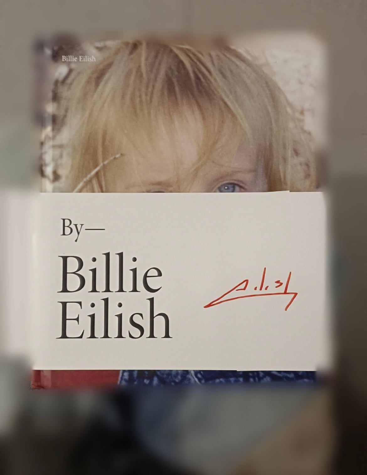 Billie_Eilish_Signed_Autobiography