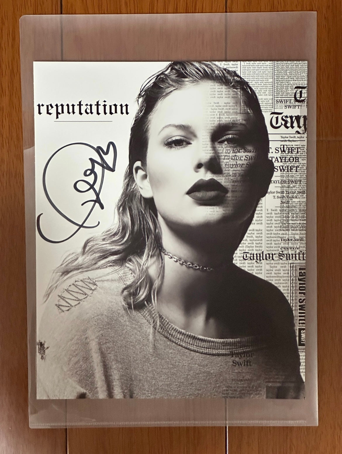 Taylor Swift Reputation Signed Poster 泰勒·斯威夫特《Reputation》簽名海報