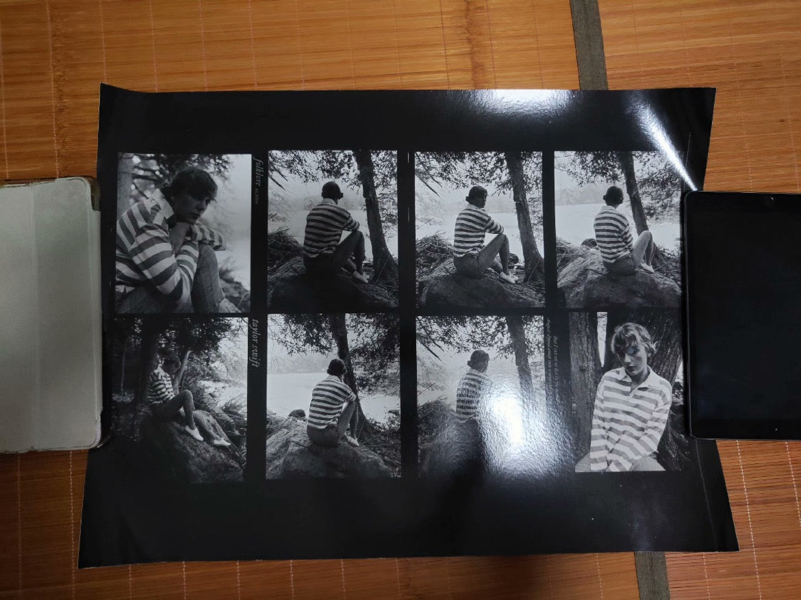 民間故事 Folklore 絕版珍藏 2LP 黑膠 + 絕版 US Contact Sheet 絕版 Poster + Vinyl Mitt 套裝