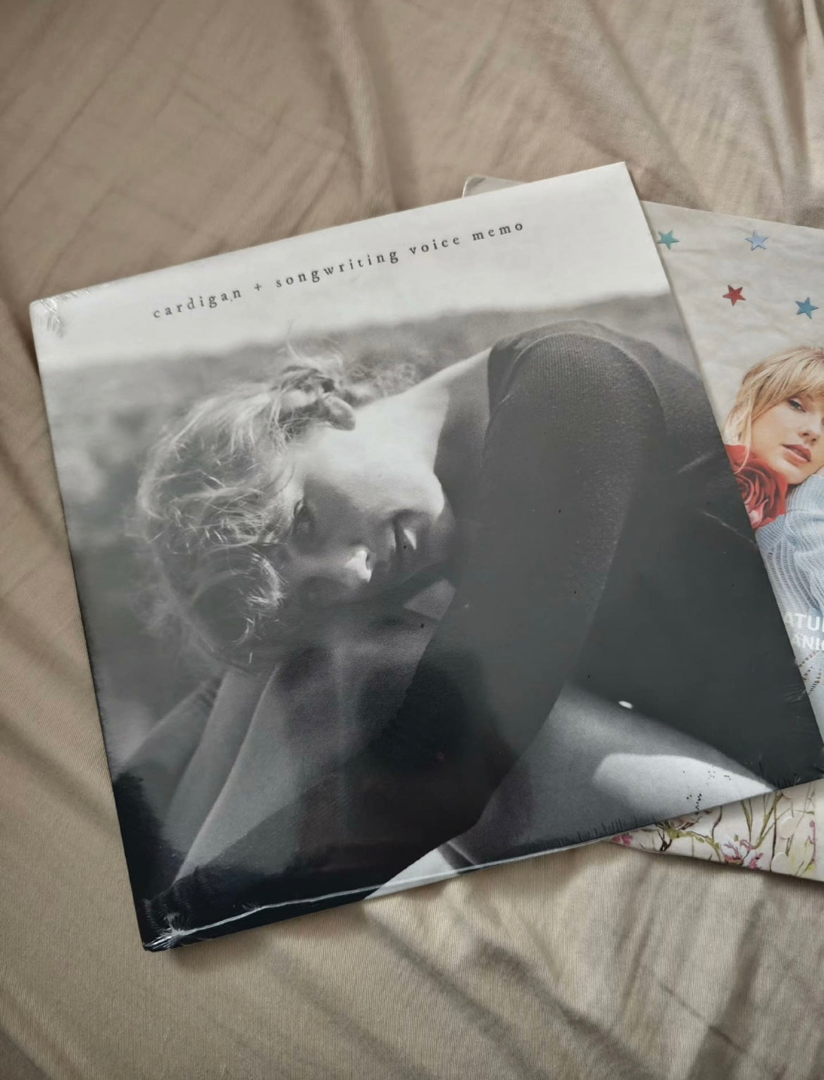 Taylor Swift - Cardigan + Songwriting Voice Memo (Limited Edition Gold Vinyl)