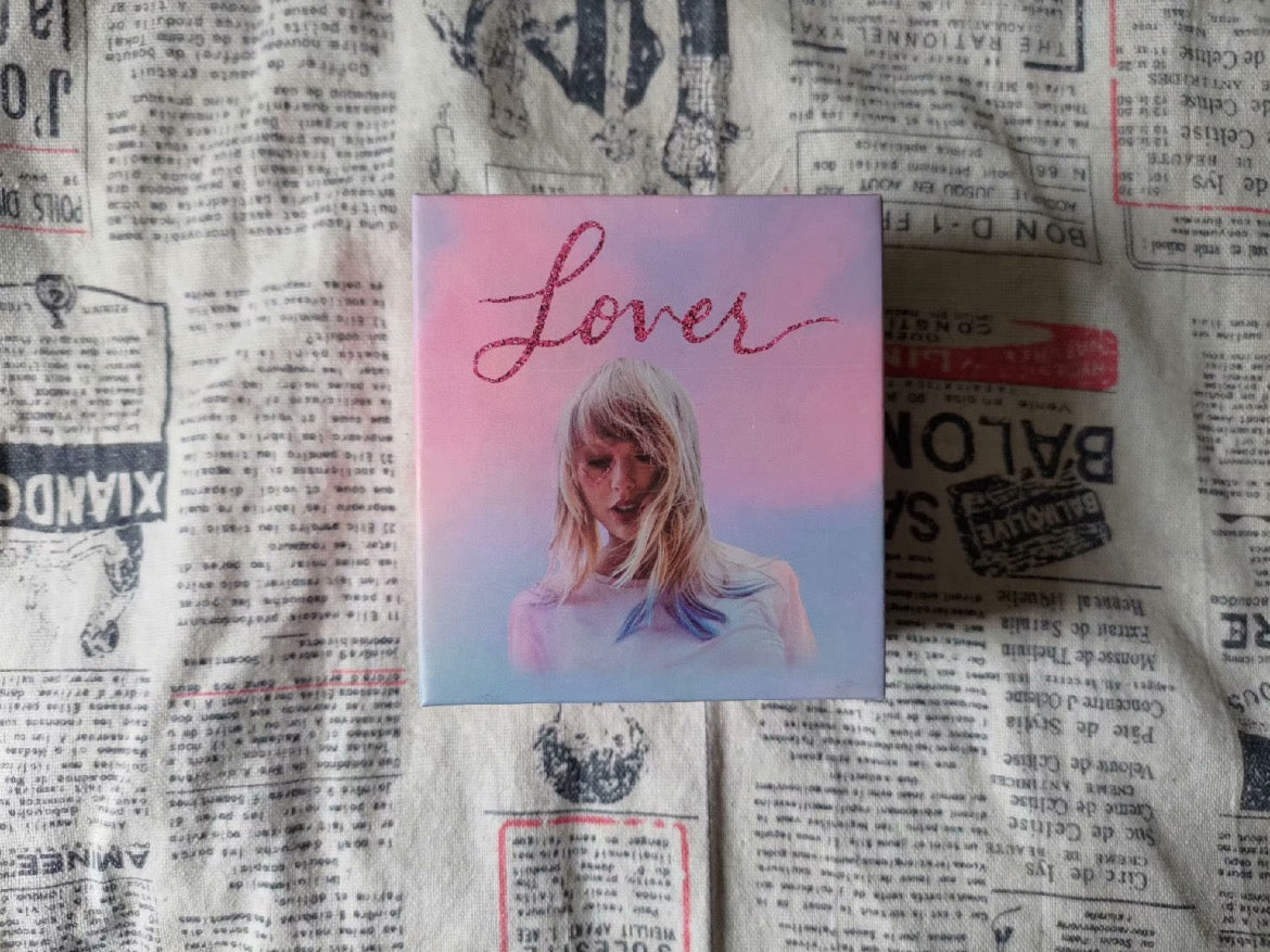 Taylor Swift Lover Edition Benjamin Wristwatch (New in Box)

泰勒斯威夫特《Lover》限量版 Benjamin 手錶（全新未拆）