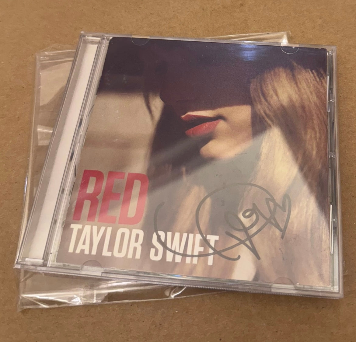 Taylor_Swift_Red_Signed_Lyrics_CD