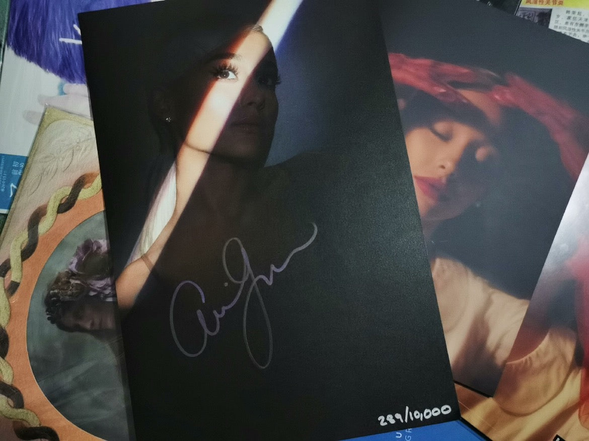 Ariana Grande - Sweetener Signed Poster (Limited Edition of 5000, #289)