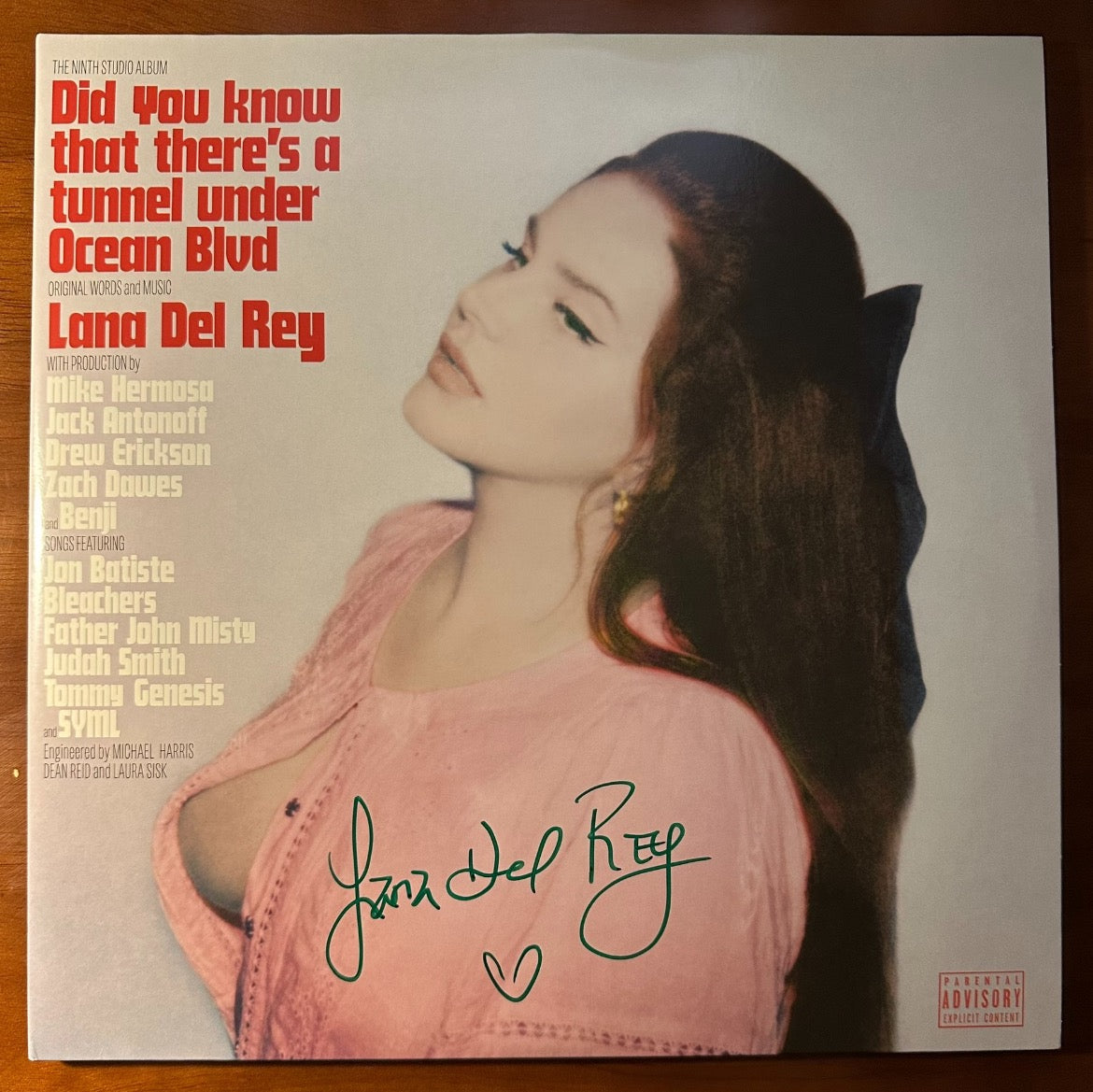 Lana Del Rey - Did You Know That There’s a Tunnel Under Ocean Blvd, signed green vinyl, heart signature.