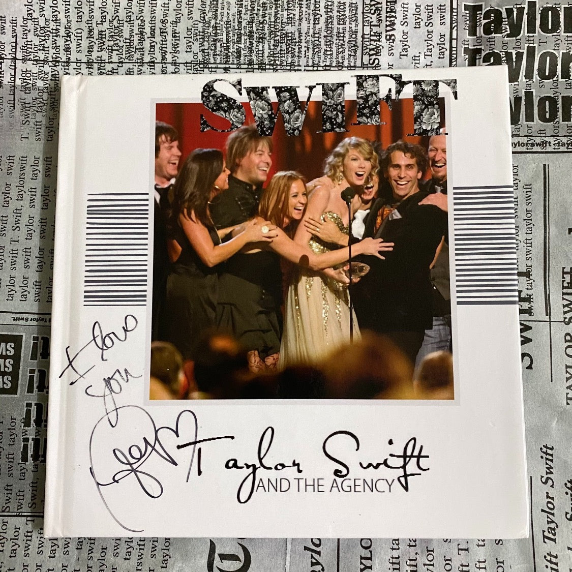 Taylor Swift – Club Red Signed Photo Album