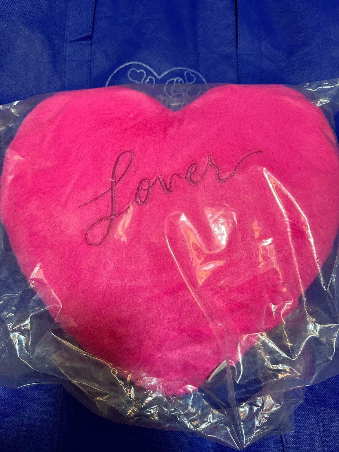 Taylor Swift - Lover Plush Pillow, brand new with tags, 泰勒絲 - 《Lover》毛絨抱枕，全新帶標簽