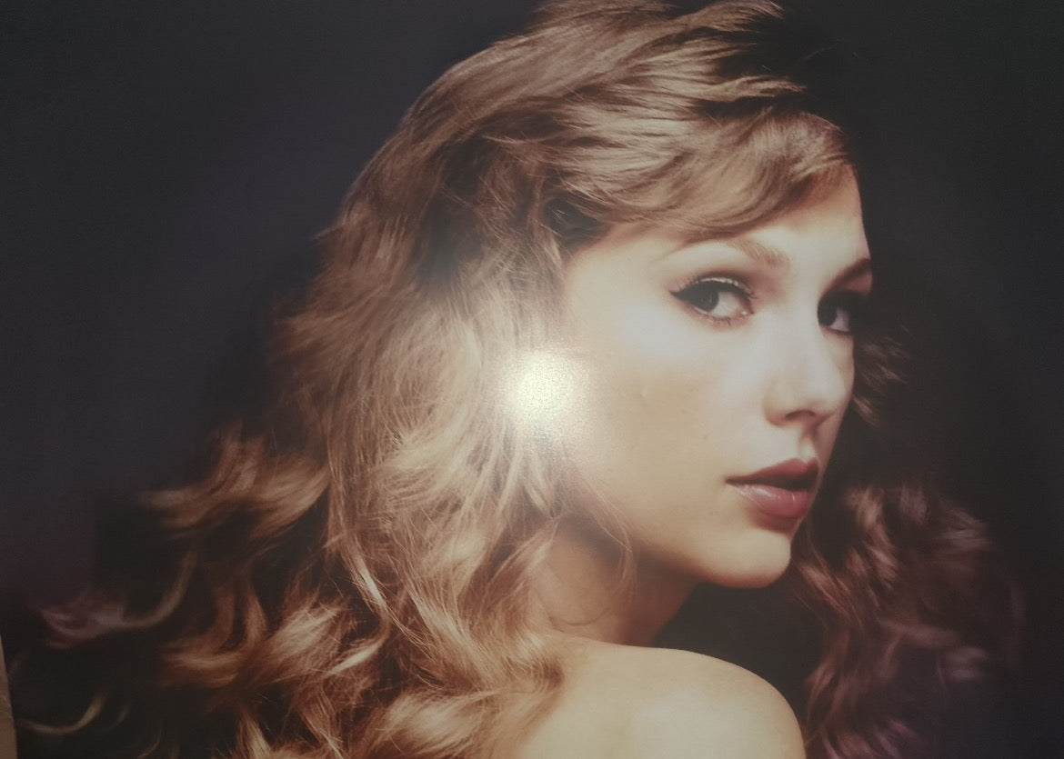 Taylor Swift - Speak Now (Taylor’s Version) - Limited Edition Chinese Promotional Poster (Minor Damage) 泰勒·斯威夫特《爱的告白》（泰勒版本）限量版中文推廣海報（輕微受損）