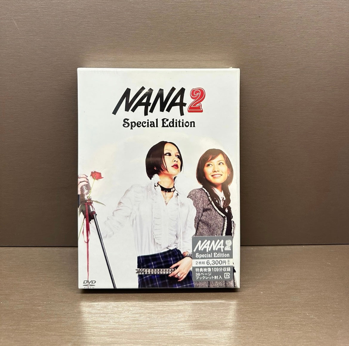 NANA_2_Special_Edition_DVD_with_36-Page_Photo_Book