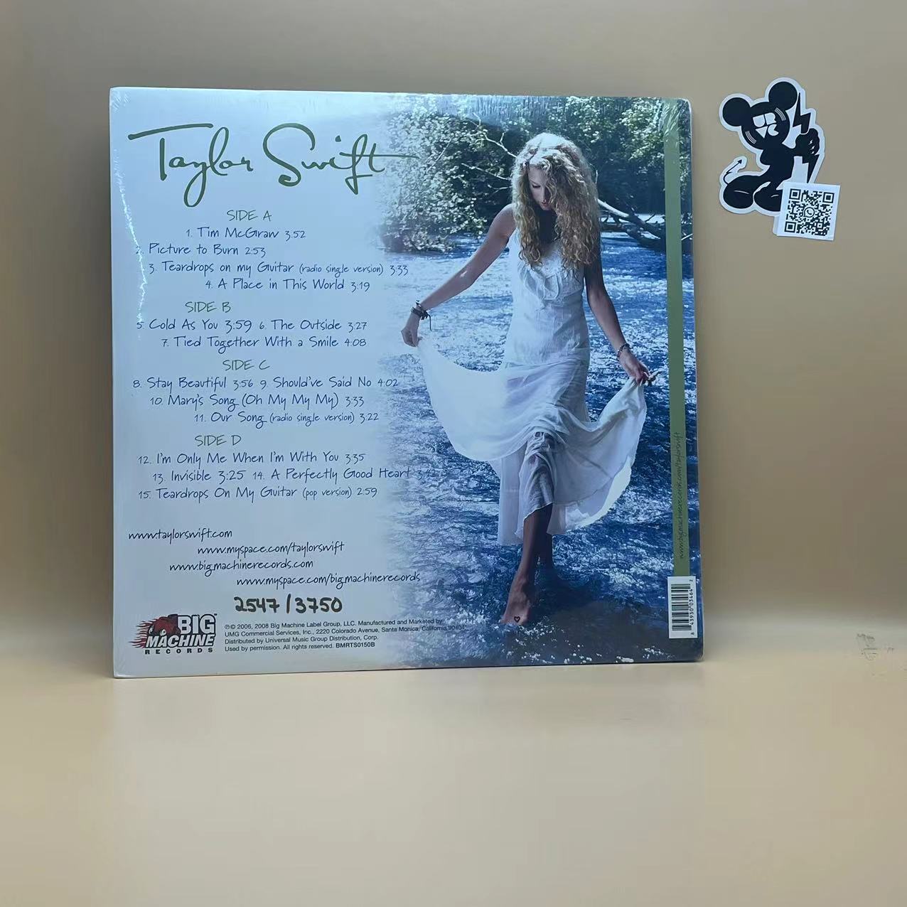 [THIS ONE] # 2546 Taylor Swift - Taylor Swift Brand new, factory sealed US.