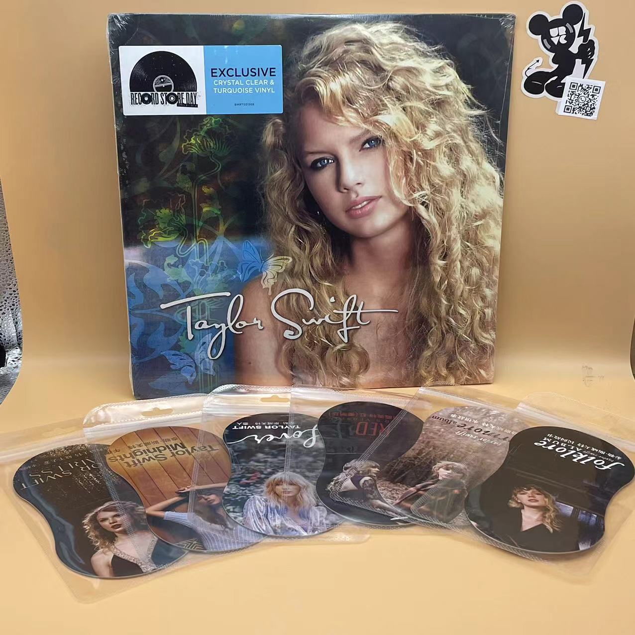 [THIS ONE] # 2546 Taylor Swift - Taylor Swift Brand new, factory sealed US.