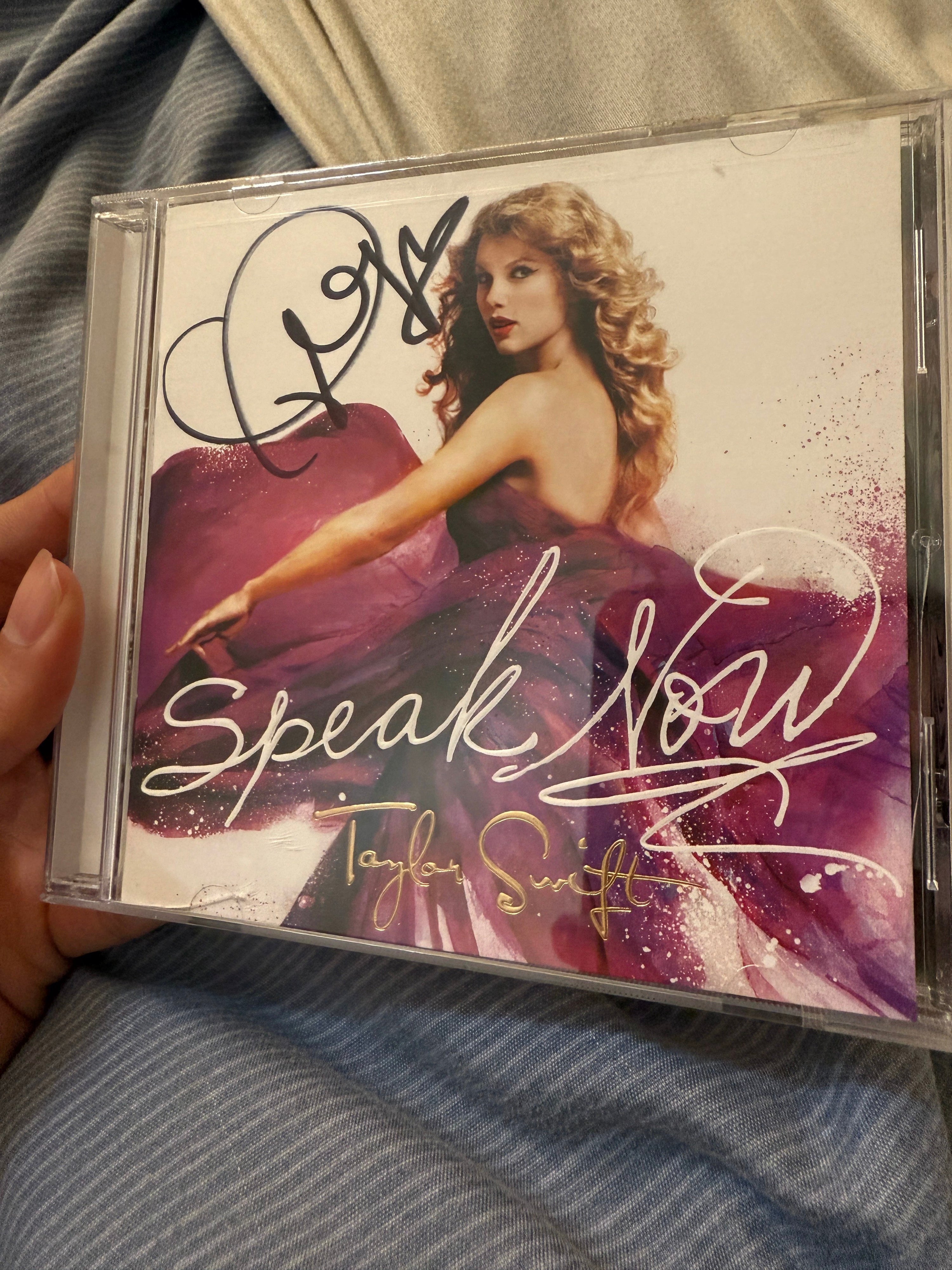 Taylor Swift – Speak Now (Signed CD) + Special gift .