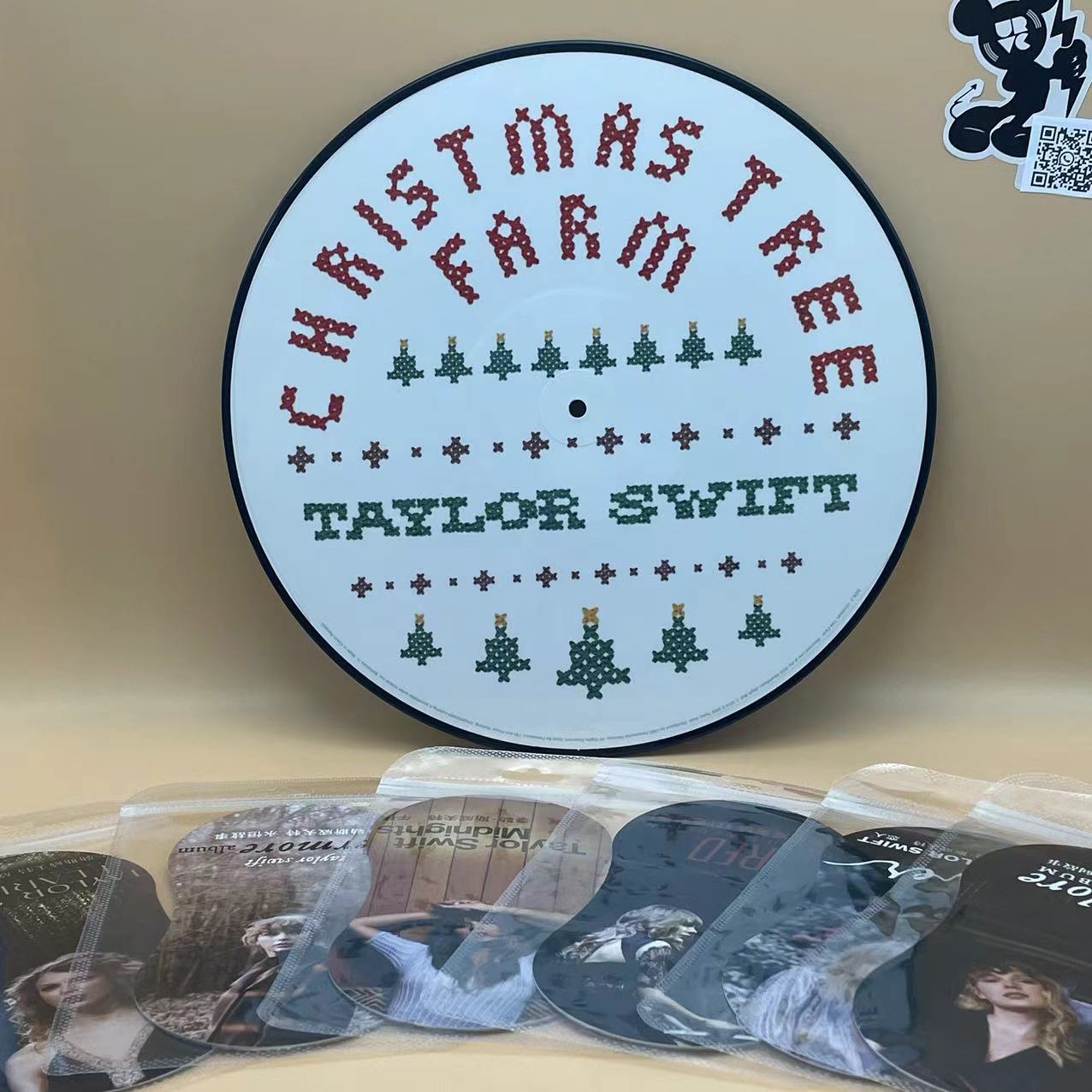 [SNAPSHOT] Taylor Swift - Christmas Tree Farm 12-inch Picture Disc, Brand New, + Free Vinyl Mitt