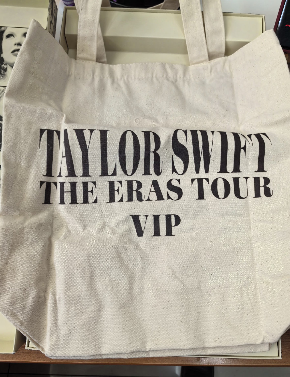 Taylor Swift Eras Tour VIP Gift Set  泰勒斯威夫特 Eras 巡演 VIP 禮盒