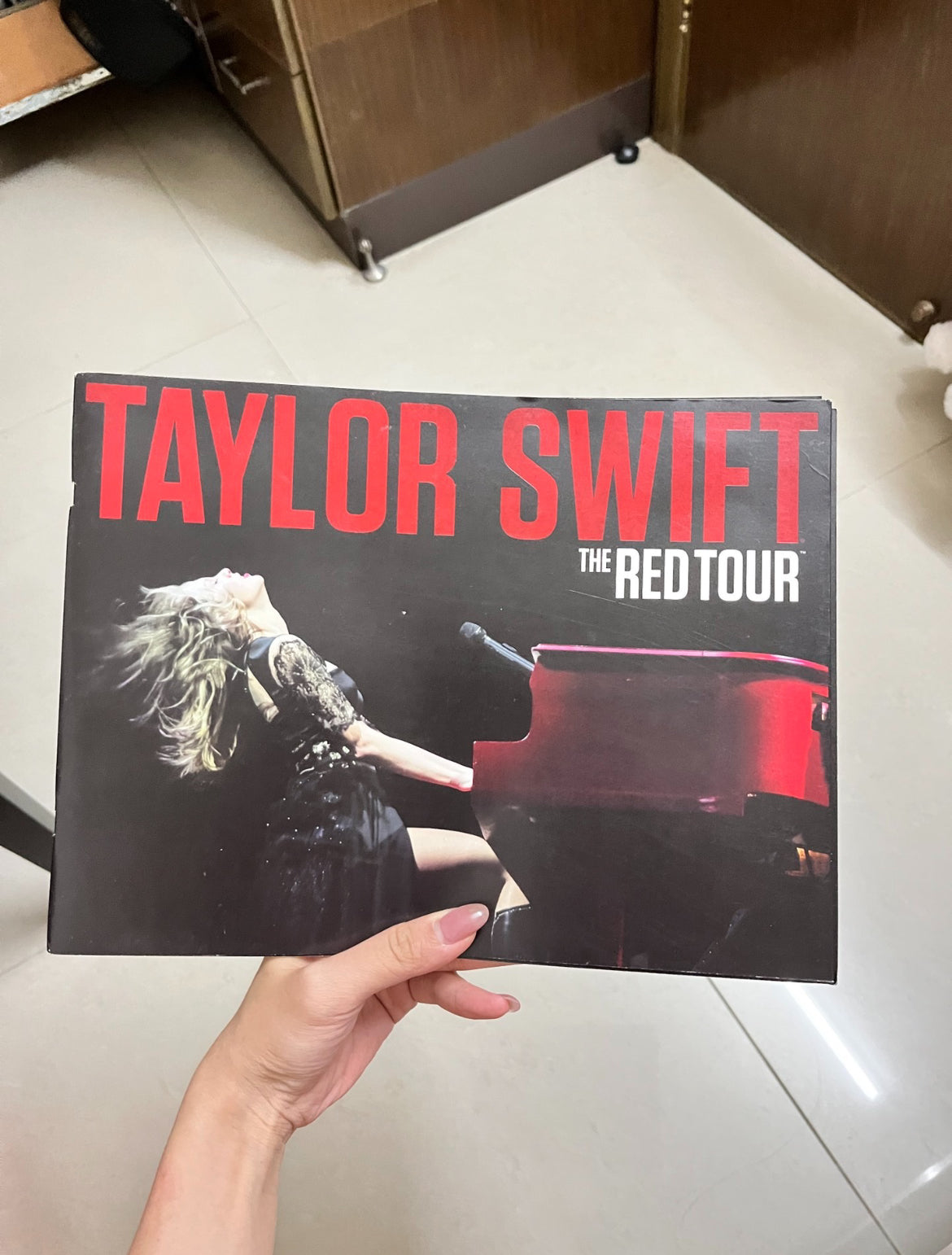 Taylor Swift - The Red Tour Tour Book 泰勒斯威夫特 - 红色巡演巡演书