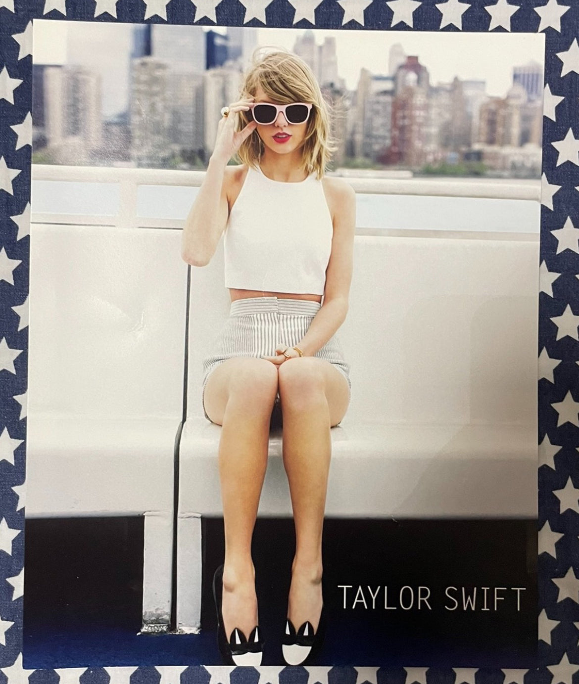 Taylor Swift 芭酒 Small Poster 霉霉经典海报Taylor Swift 芭酒 小海报