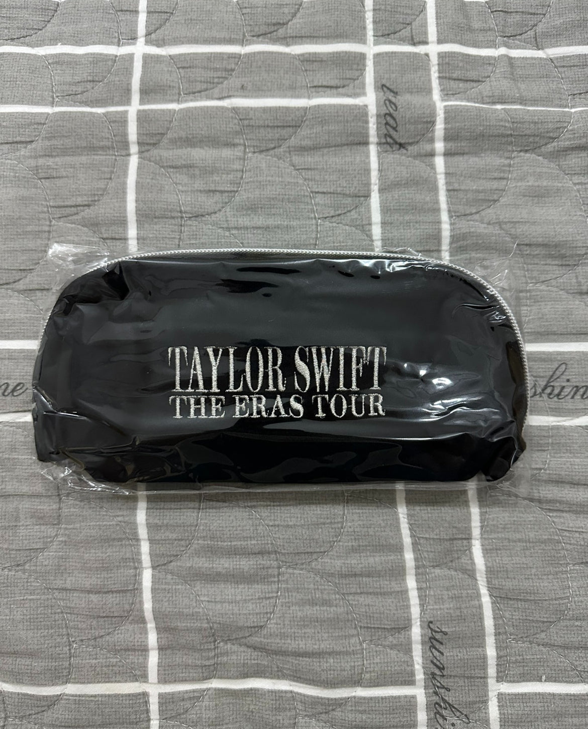 Taylor Swift The Eras Tour Velvet Cosmetic Pouch泰勒斯威夫特黴黴巡演天鵝絨絨布化妝包