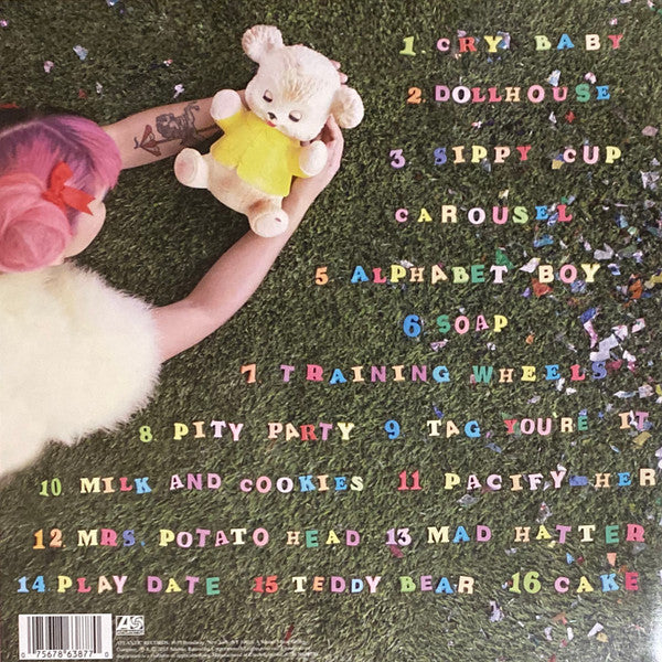 Melanie Martinez (2) : Cry Baby (LP, Pin + LP, Blu + Album, Dlx, RE)